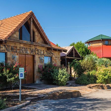 Pecan Cabin Fredericksburg Dış mekan fotoğraf